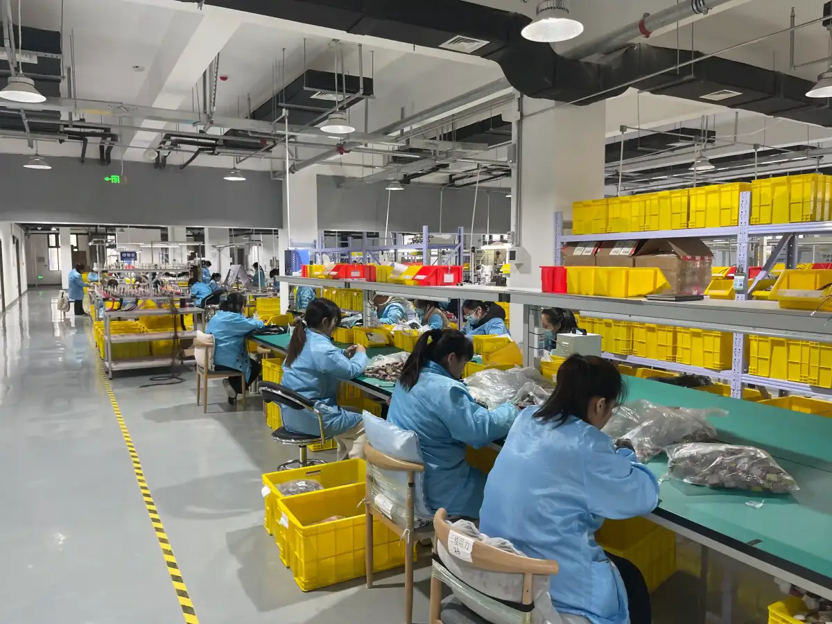 Geautomatiseerde kabelboom assemblagelijn