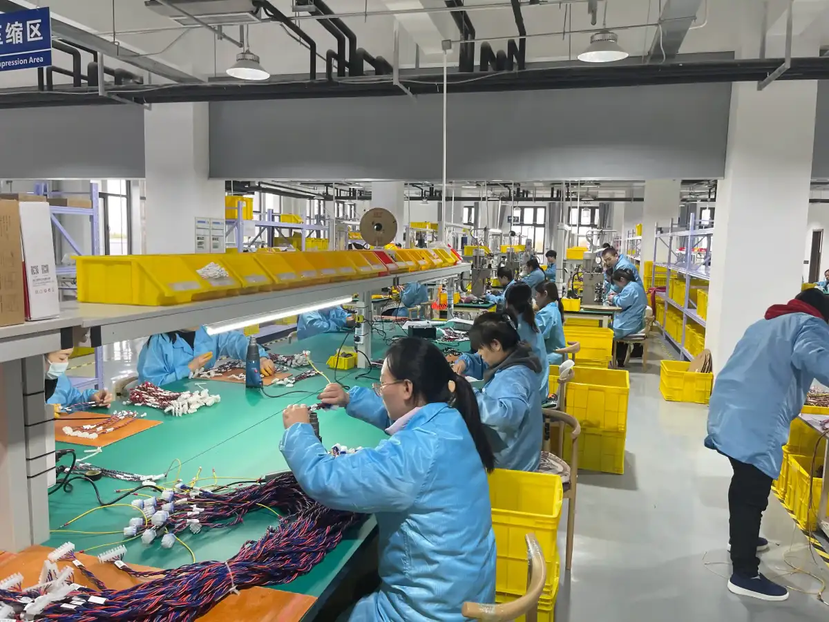 Toepassing van krimpkous op kabelboom verbindingen