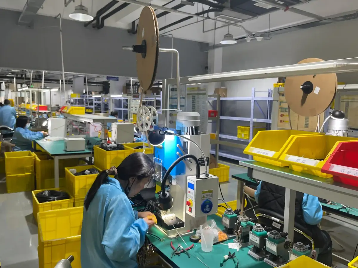 Terminal crimpproces met kwaliteitsmonitoring